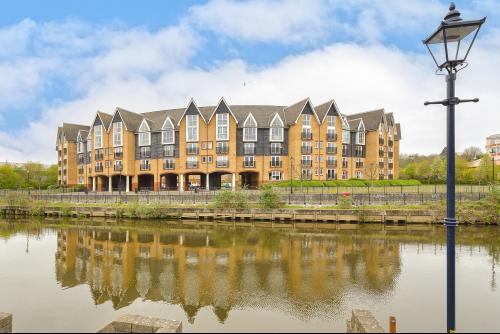 Flat 26, St. Peters Street, Scotney Gardens, Maidstone, ME16