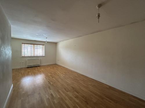 Flat 26, St. Peters Street, Scotney Gardens, Maidstone, ME16