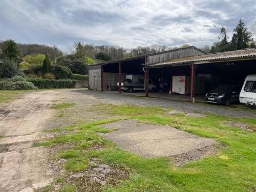 31.42 Acres Itchens Farm, Bottom Lane, Checkendon, Reading, RG8