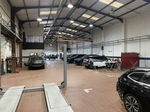 Body Shop Premises & Yard, 126-130 Holbrook Lane, Coventry, CV6