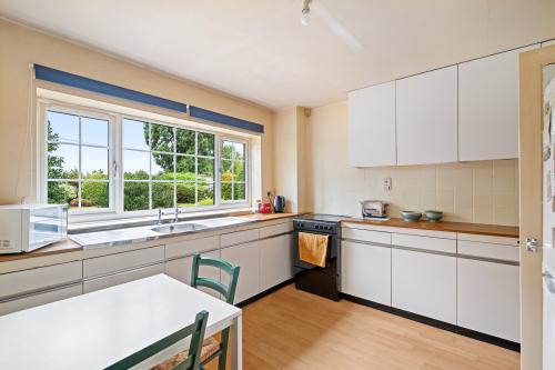 Lesbury House, Main Street, Newark, Lincoln, NG23