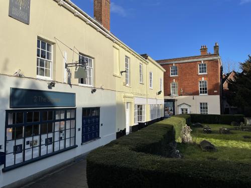 First Floor, 4 St Thomas's Square, Salisbury, SP1