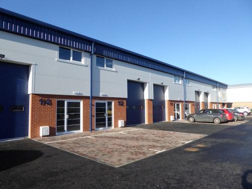 Unit 12, Glenmore Business Park, Kidlington, OX5
