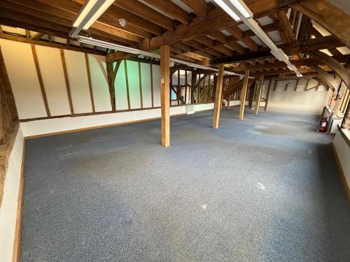 The Cattle Barn, Upper Ashfield Farm, Hoe Lane, Romsey, SO51