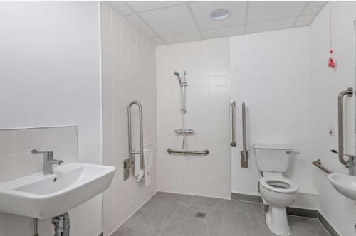 Unit 4, Entralon Gate, Hall Avenue, Sevington, Ashford, TN24