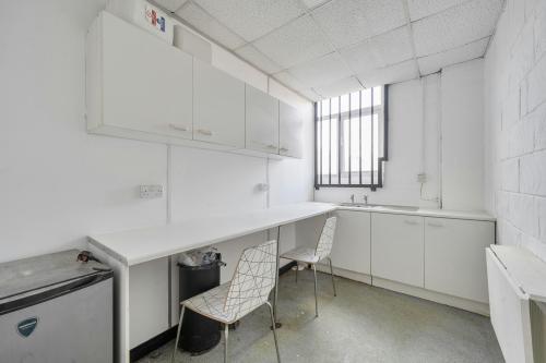 Unit 7, Concord Business Centre, Park Royal, London, W3