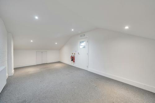 Unit 7, Concord Business Centre, Park Royal, London, W3