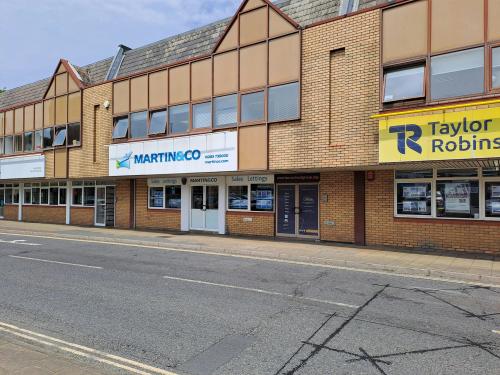 3 Brittingham House, Orchard Street, Crawley, RH11