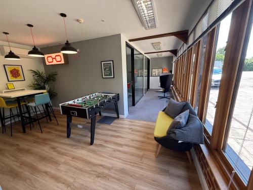 Unit 5, Abbey Barn Business Centre, Abbey Barn Lane, Flackwell Heath, High Wycombe, HP10