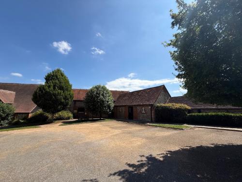 Unit 2, Abbey Barn Business Centre, Abbey Barn Lane, Flackwell Heath, High Wycombe, HP10