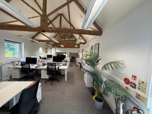 Unit 2, Abbey Barn Business Centre, Abbey Barn Lane, Flackwell Heath, High Wycombe, HP10