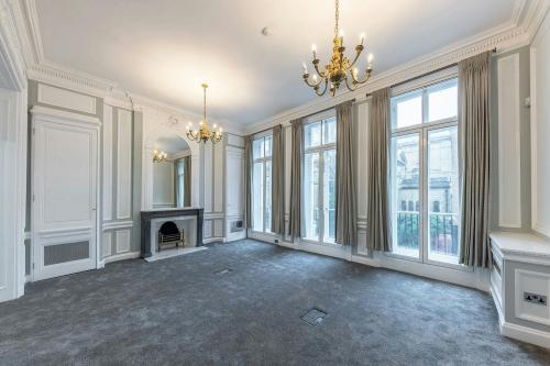 1 Hobart Place, Belgravia, London, SW1W