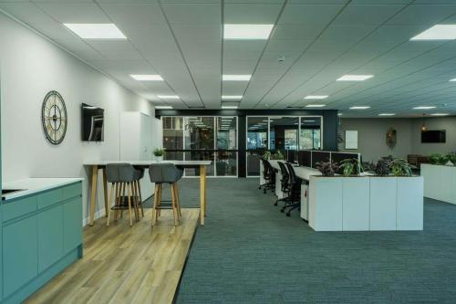 Profile West, 950 Great West Road, Brentford, TW8