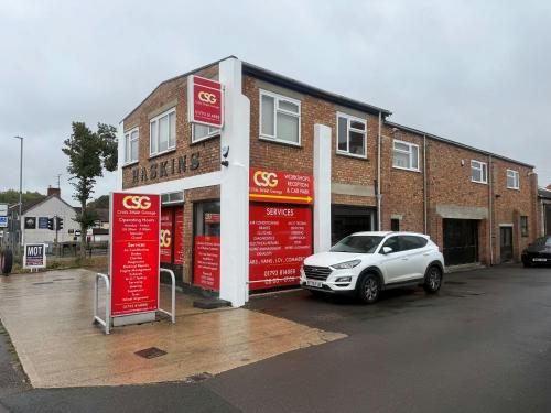 Showroom facility, 10 High Street, Wroughton, SN4