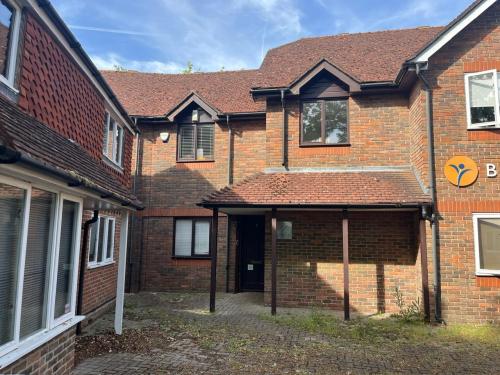 2 Oak Cottage, County Oak Way, Crawley, RH11