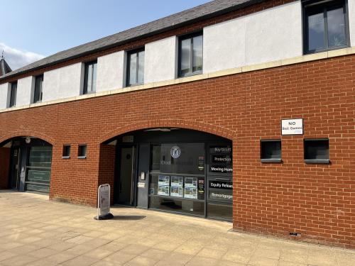 24 Lintot Square Fairbank Road, Southwater, RH13
