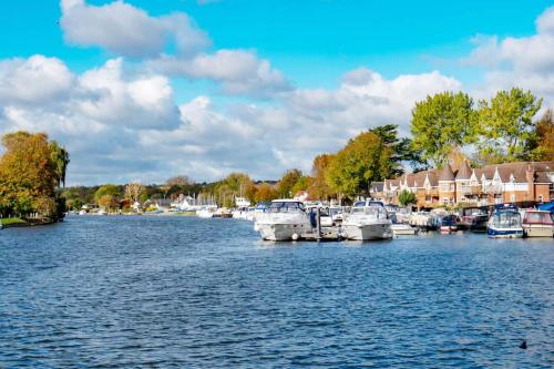 Remenham House, Regatta Place, Marlow Road, Bourne End, SL8
