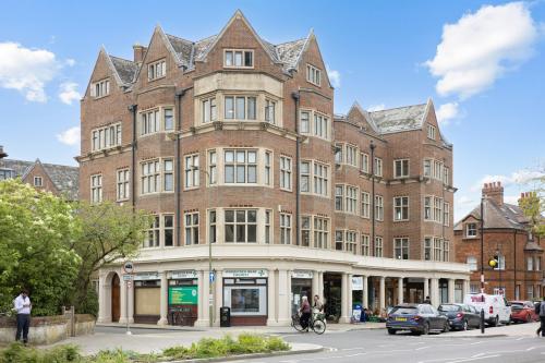Belsyre Court, 57 Woodstock Road, Oxford, OX2