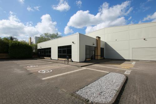 Unit 4, Leeds Twenty-Seven Industrial Estate, J27/M62, New Brighton, Leeds, LS27