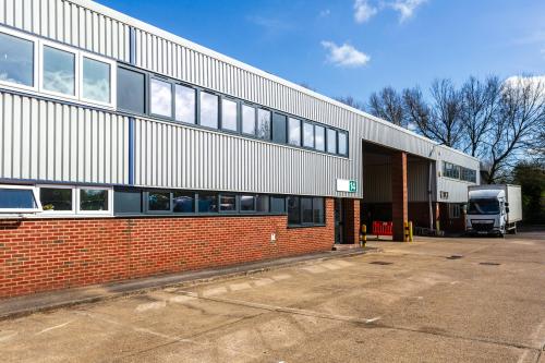 Unit 14, Stocklake Park Industrial Estate, Farmbrough Close, Aylesbury, HP20