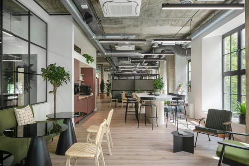 724 Holloway Road, Archway, London, N19