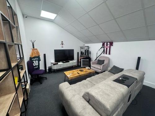 6J West Mews, West Road, Tottenham, London, N17