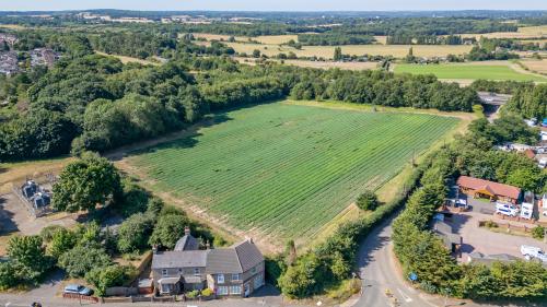 8.32 Acres, Maidstone Road, Upper Hockenden, Swanley, BR8