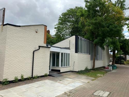1 Corry Drive, Brixton, London, SW9