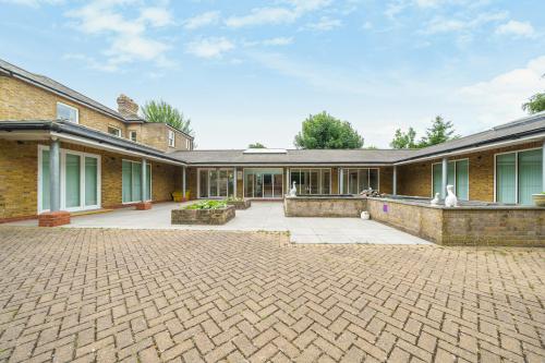 Lansdowne House, St. Peters Way, Harlington, UB3