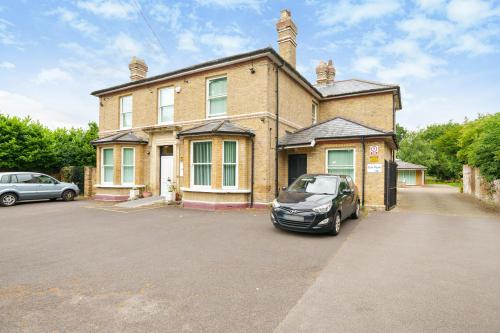 Lansdowne House, St. Peters Way, Harlington, UB3