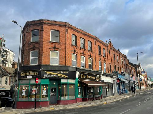 7-9 The Bridge, Harrow, HA3