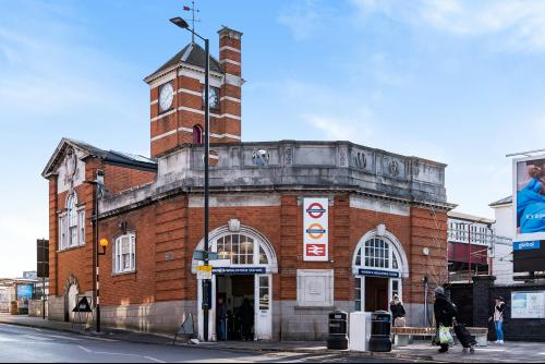 7-9 The Bridge, Harrow, HA3