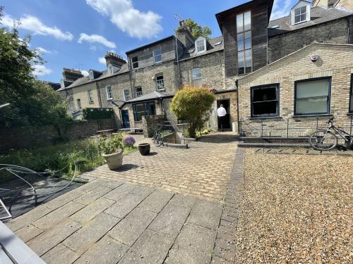 81-85, Hills Road, Cambridge, CB2
