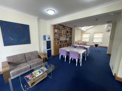 81-85, Hills Road, Cambridge, CB2