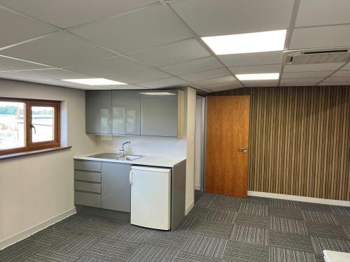 Unit 2, Manor Hill Farm, Purton, Swindon, SN5
