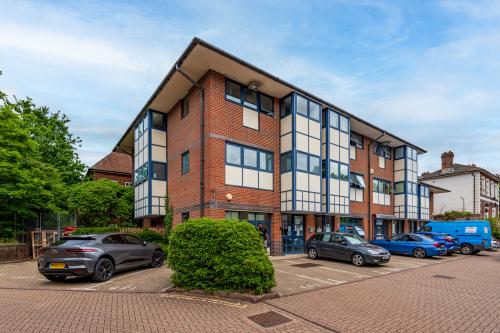 Unit 3, Mountbatten Business Centre, Millbrook Road East, Southampton, SO15