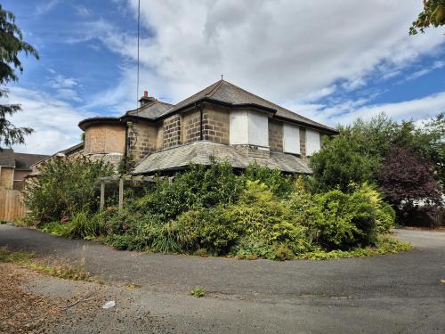 Heath Lodge, 6 Pannal Ash Road, Harrogate, HG2