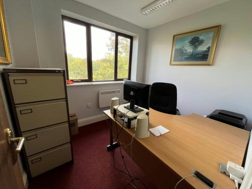 Unit 2CB, Deer Park Farm Industrial Estate, Knowle Lane, Fair Oak, Eastleigh, SO50