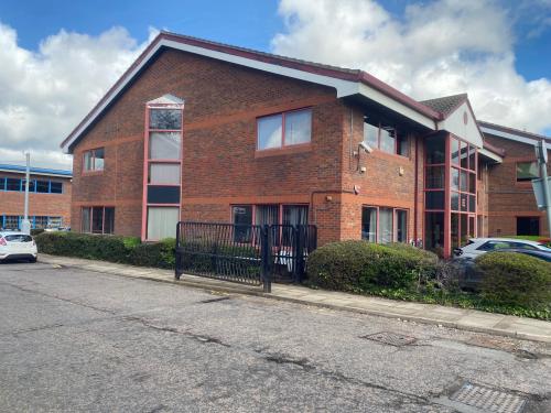 Unit E, Bedford Business Centre, Mile Road, Bedford, MK42