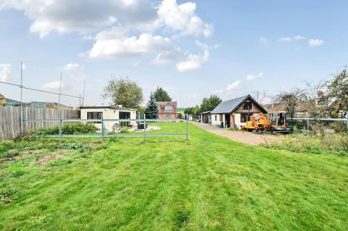 Far View, The Common, West Drayton, UB7