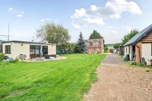 Far View, The Common, West Drayton, UB7