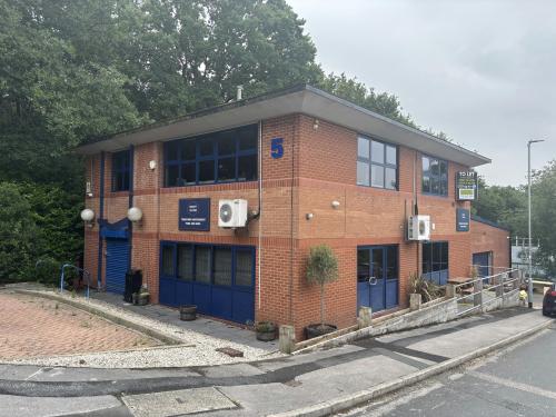 Unit 5 Clayton Wood Court, Horsforth, Leeds, LS16