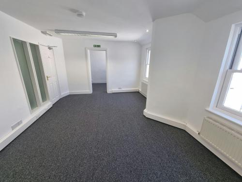 22 London Road, Horsham, RH12