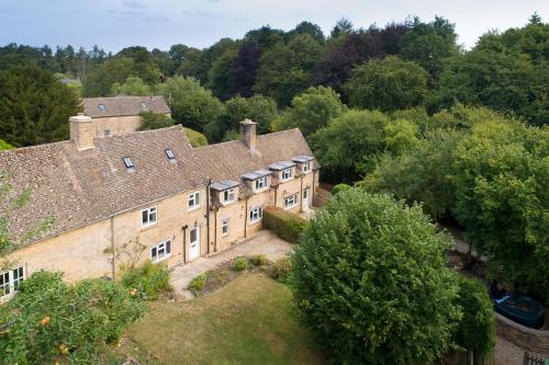 Manor Farm Cottage, 2 Cleveley, Chipping Norton, OX7