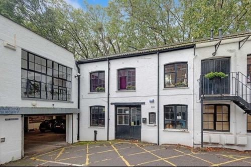 Unit 2a, Park End, Hampstead Heath, London, NW3