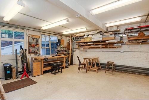 Unit 2a, Park End, Hampstead Heath, London, NW3