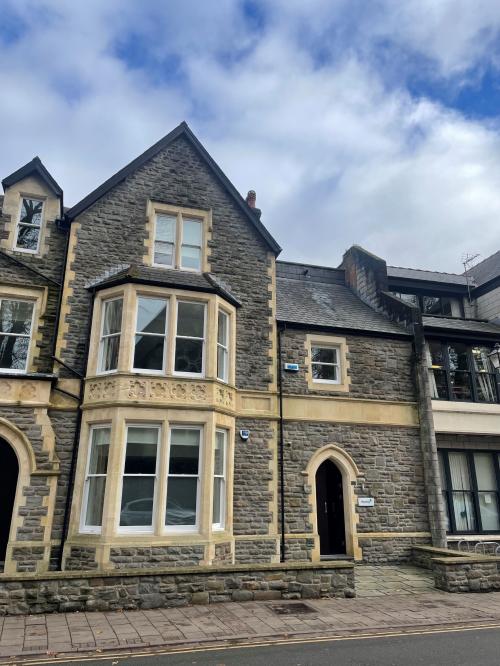 14 St Andrews Crescent, Cardiff, CF10