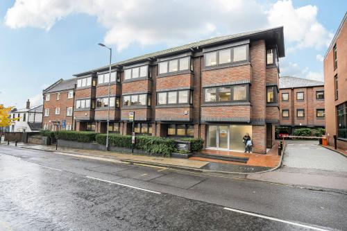 Charter Court, 74-78 Victoria Street, St Albans, AL1