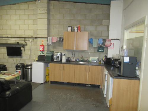 Unit 2, Shannon Commercial Centre, Unit 2 Beverley Way, New Malden, KT3