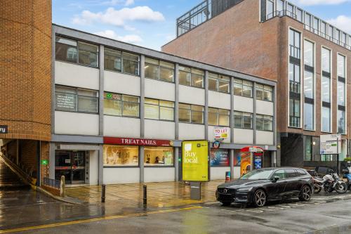 First Floor Barry House, 20-22 Worple Road, Wimbledon, London, SW19